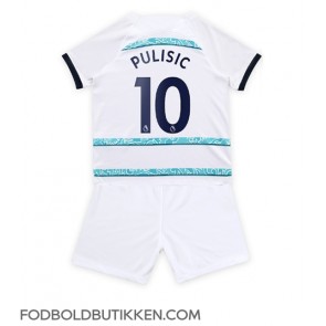Chelsea Christian Pulisic #10 Udebanetrøje Børn 2022-23 Kortærmet (+ Korte bukser)
